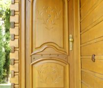 Drzwi wejściowe dębowe, rzeźbione w stylu góralskim
